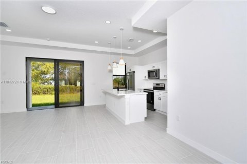 Купить виллу или дом в Лихай-Эйкерс, Флорида 3 спальни, № 1978171 - фото 9