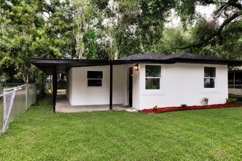 House in Tampa, Florida 3 bedrooms, 116.87 sq.m. № 2322840