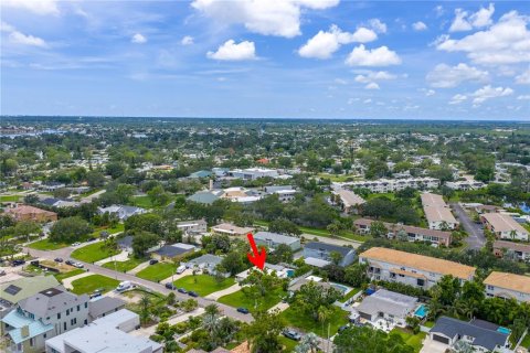 House in Saint Petersburg, Florida 3 bedrooms, 159.79 sq.m. № 1824728 - photo 8