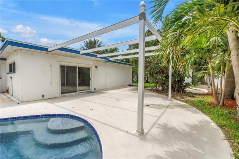 House in Saint Petersburg, Florida 3 bedrooms, 159.79 sq.m. № 1824728 - photo 30