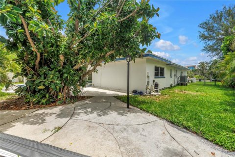 House in Saint Petersburg, Florida 3 bedrooms, 159.79 sq.m. № 1824728 - photo 27