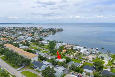 House in Saint Petersburg, Florida 3 bedrooms, 159.79 sq.m. № 1824728 - photo 4