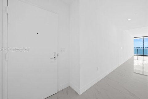 Condo in Miami, Florida, 3 bedrooms № 2259655 - photo 10