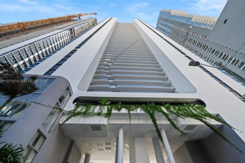 Condo in Miami, Florida, 3 bedrooms № 2259655 - photo 29