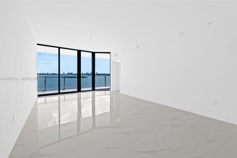Condo in Miami, Florida, 3 bedrooms № 2259655 - photo 13