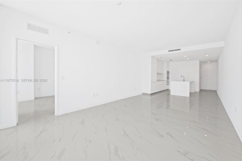 Condo in Miami, Florida, 3 bedrooms № 2259655 - photo 3