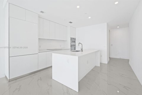 Condo in Miami, Florida, 3 bedrooms № 2259655 - photo 5
