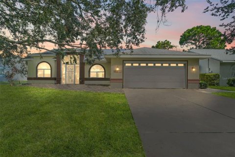 Casa en venta en Leesburg, Florida, 3 dormitorios, 157.1 m2 № 1911418 - foto 1