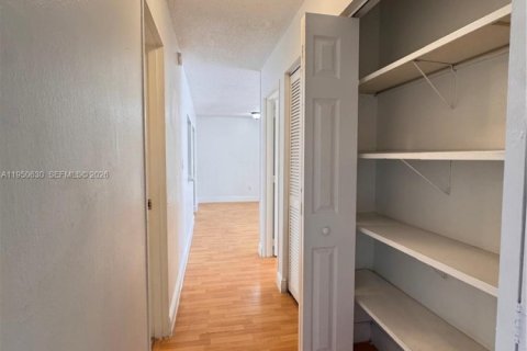 Appartement à louer à Doral, Floride: 2 chambres, 98.48 m2 № 2006179 - photo 16