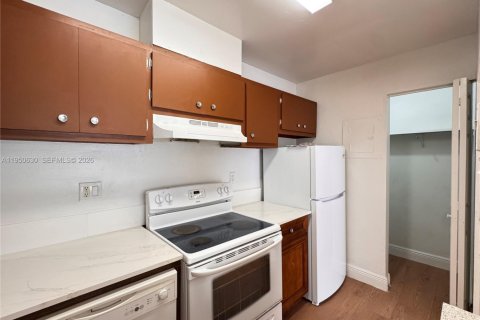 Appartement à louer à Doral, Floride: 2 chambres, 98.48 m2 № 2006179 - photo 2