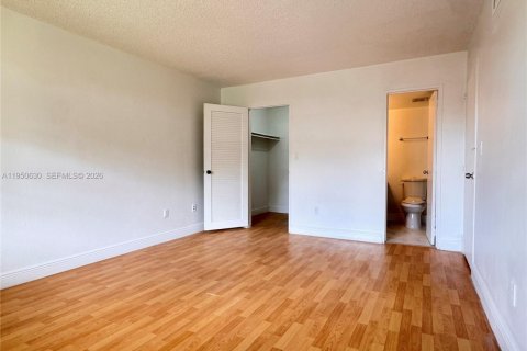 Appartement à louer à Doral, Floride: 2 chambres, 98.48 m2 № 2006179 - photo 12