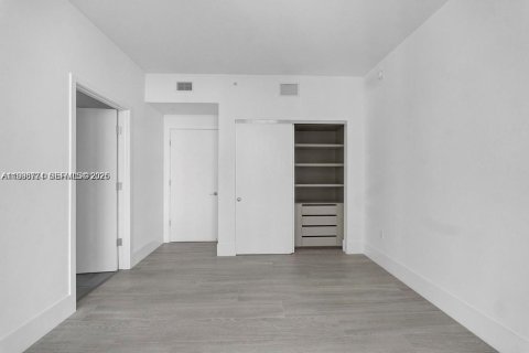 Condominio en venta en Miami, Florida, 4 dormitorios, 254.83 m2 № 2182009 - foto 26