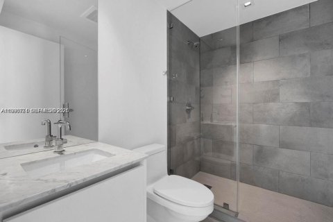 Condominio en venta en Miami, Florida, 4 dormitorios, 254.83 m2 № 2182009 - foto 27