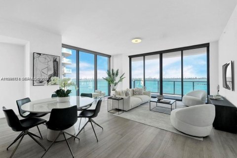 Condominio en venta en Miami, Florida, 4 dormitorios, 254.83 m2 № 2182009 - foto 5