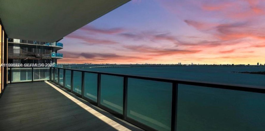 Condominio en Miami, Florida, 4 dormitorios № 2182009