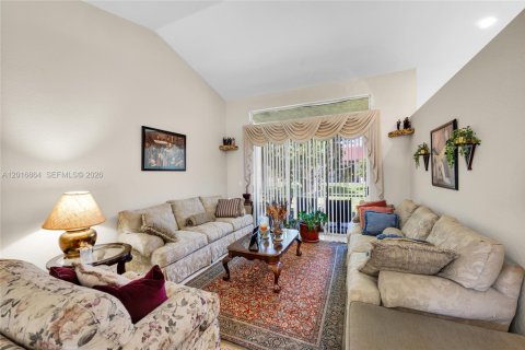 Villa ou maison à vendre à Pembroke Pines, Floride: 4 chambres, 208.75 m2 № 2191910 - photo 5