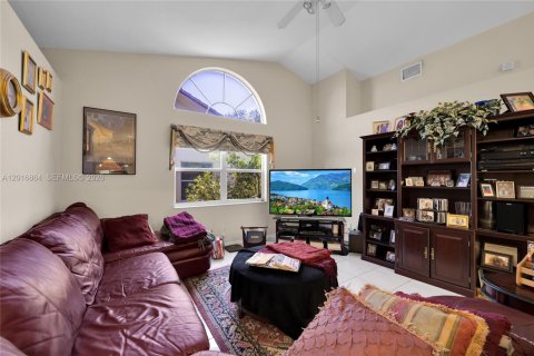 Villa ou maison à vendre à Pembroke Pines, Floride: 4 chambres, 208.75 m2 № 2191910 - photo 16