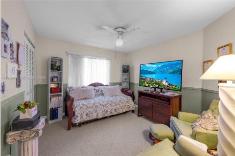 Villa ou maison à vendre à Pembroke Pines, Floride: 4 chambres, 208.75 m2 № 2191910 - photo 19