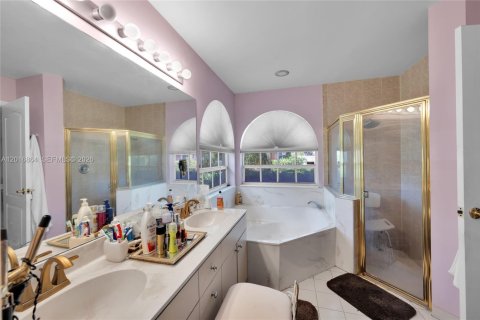 Villa ou maison à vendre à Pembroke Pines, Floride: 4 chambres, 208.75 m2 № 2191910 - photo 9