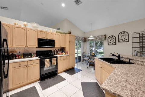 Villa ou maison à vendre à Pembroke Pines, Floride: 4 chambres, 208.75 m2 № 2191910 - photo 11