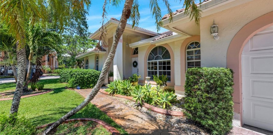Villa ou maison à Pembroke Pines, Floride 4 chambres, 208.75 m2 № 2191910