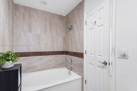 Condominio en venta en Weston, Florida, 2 dormitorios, 138.42 m2 № 1984087 - foto 10