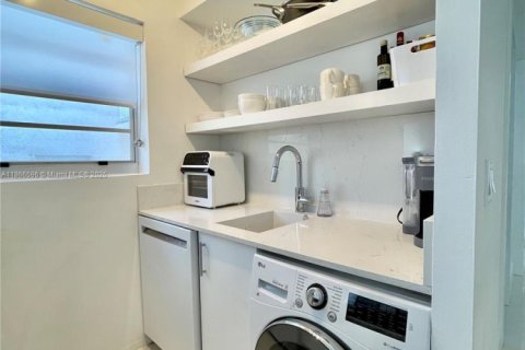 Condominio en alquiler en Miami Beach, Florida, 1 dormitorio, 60.48 m2 № 1979281 - foto 4