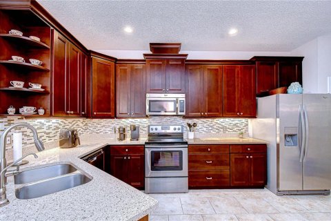 Casa en venta en Tampa, Florida, 3 dormitorios, 169.92 m2 № 2093514 - foto 25