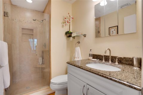 Condo in Safety Harbor, Florida, 2 bedrooms № 2157432 - photo 18