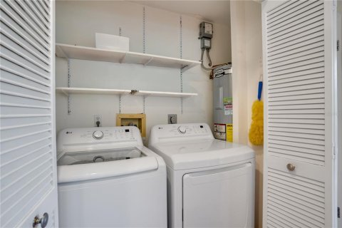 Condo in Safety Harbor, Florida, 2 bedrooms № 2157432 - photo 23