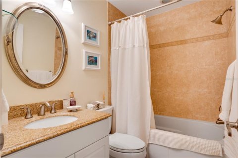 Condo in Safety Harbor, Florida, 2 bedrooms № 2157432 - photo 22