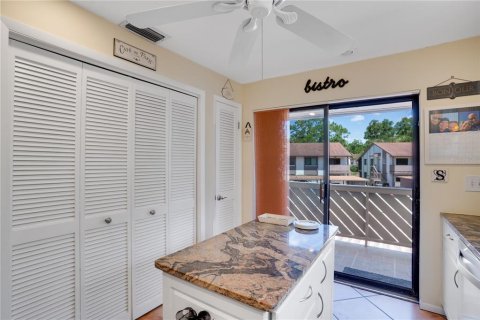 Condo in Safety Harbor, Florida, 2 bedrooms № 2157432 - photo 13