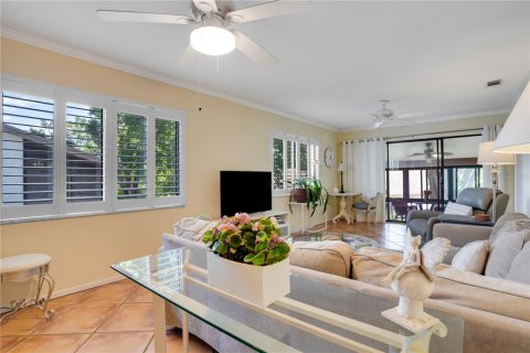 Condo in Safety Harbor, Florida, 2 bedrooms № 2157432 - photo 7