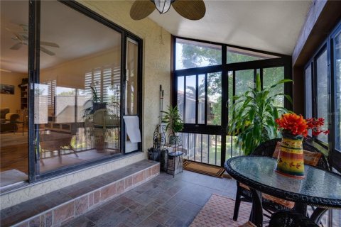 Condo in Safety Harbor, Florida, 2 bedrooms № 2157432 - photo 25
