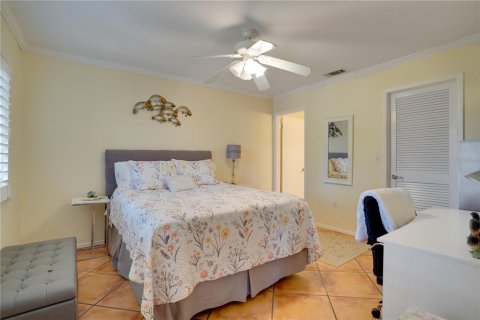 Condo in Safety Harbor, Florida, 2 bedrooms № 2157432 - photo 16