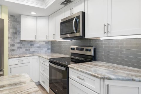 Copropriété à vendre à Sarasota, Floride: 2 chambres, 123.93 m2 № 2102027 - photo 6