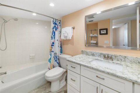 Copropriété à vendre à Sarasota, Floride: 2 chambres, 123.93 m2 № 2102027 - photo 17