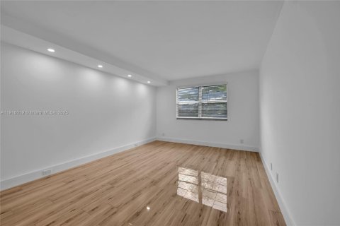 Condominio en venta en Coconut Creek, Florida, 2 dormitorios, 107.49 m2 № 1970785 - foto 30