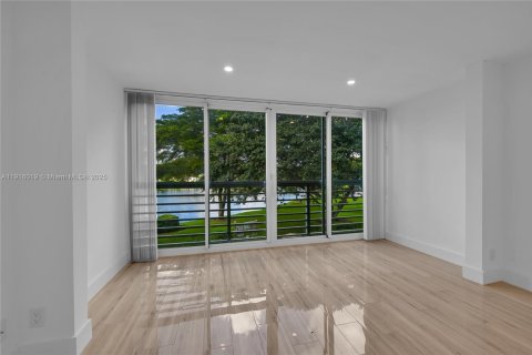 Condominio en venta en Coconut Creek, Florida, 2 dormitorios, 107.49 m2 № 1970785 - foto 24