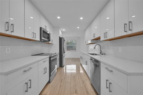 Condominio en venta en Coconut Creek, Florida, 2 dormitorios, 107.49 m2 № 1970785 - foto 20