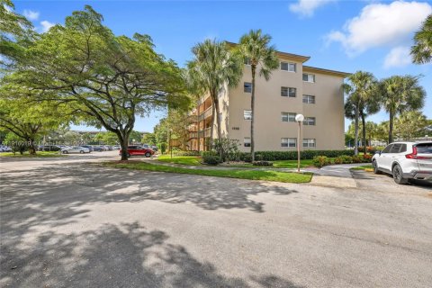 Condominio en venta en Coconut Creek, Florida, 2 dormitorios, 107.49 m2 № 1970785 - foto 4