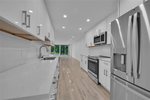 Condominio en venta en Coconut Creek, Florida, 2 dormitorios, 107.49 m2 № 1970785 - foto 21