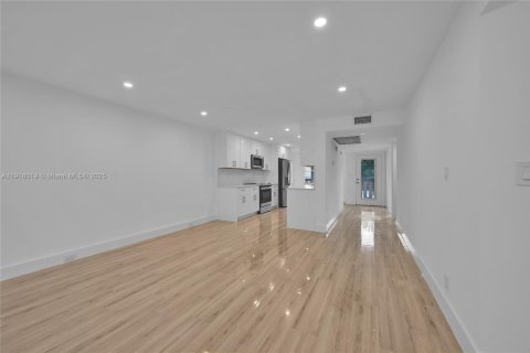 Condominio en venta en Coconut Creek, Florida, 2 dormitorios, 107.49 m2 № 1970785 - foto 17