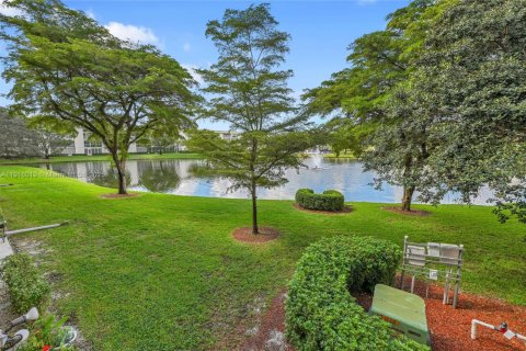 Condominio en venta en Coconut Creek, Florida, 2 dormitorios, 107.49 m2 № 1970785 - foto 26