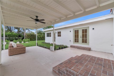 House in Miami Shores, Florida 4 bedrooms, 258.92 sq.m. № 2017424 - photo 4