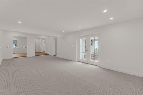 House in Miami Shores, Florida 4 bedrooms, 258.92 sq.m. № 2017424 - photo 14