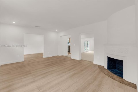 House in Miami Shores, Florida 4 bedrooms, 258.92 sq.m. № 2017424 - photo 29