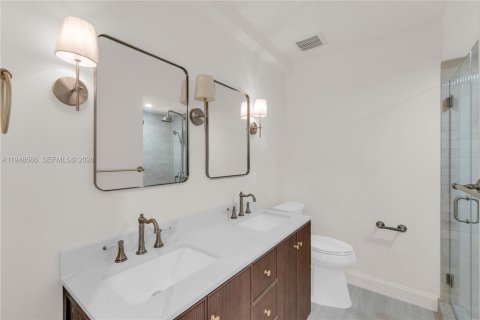 House in Miami Shores, Florida 4 bedrooms, 258.92 sq.m. № 2017424 - photo 21