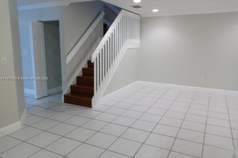 Casa en venta en Miami, Florida, 3 dormitorios, 138.42 m2 № 1953160 - foto 4