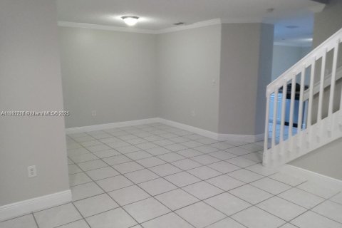 Casa en venta en Miami, Florida, 3 dormitorios, 138.42 m2 № 1953160 - foto 5